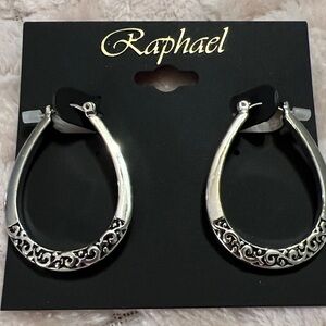 3/$18 Raphael Silver Teardrop Earrings Lot 3074